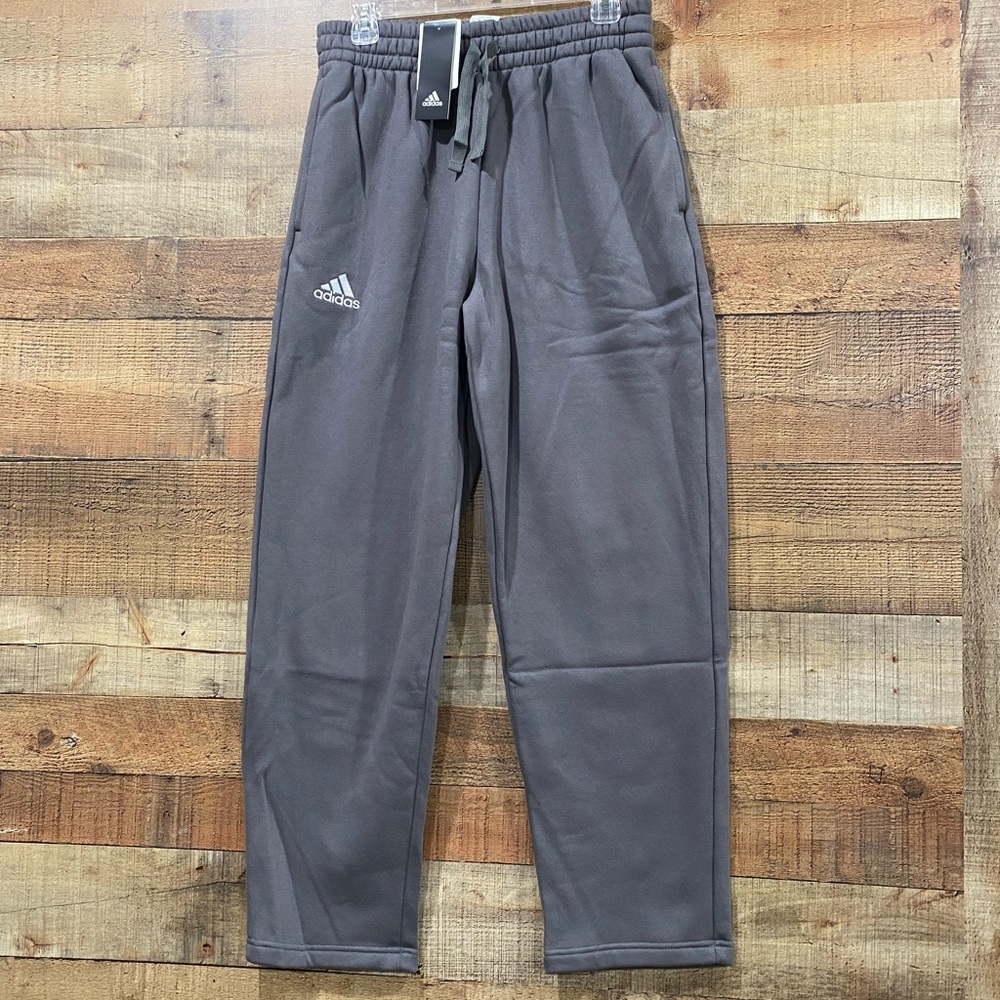 New With Tags Adidas Gray Unisex Sweatpants With Pockets Size Medium